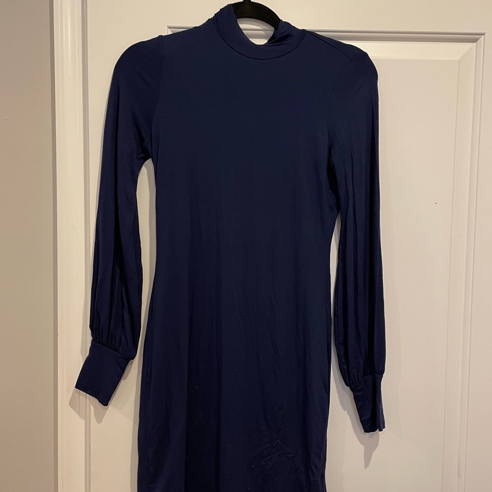 Lulus long sleeved dark blue midi dress with collar!